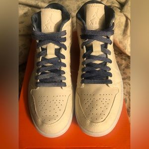 NEW JORDAN 1 HIGH.